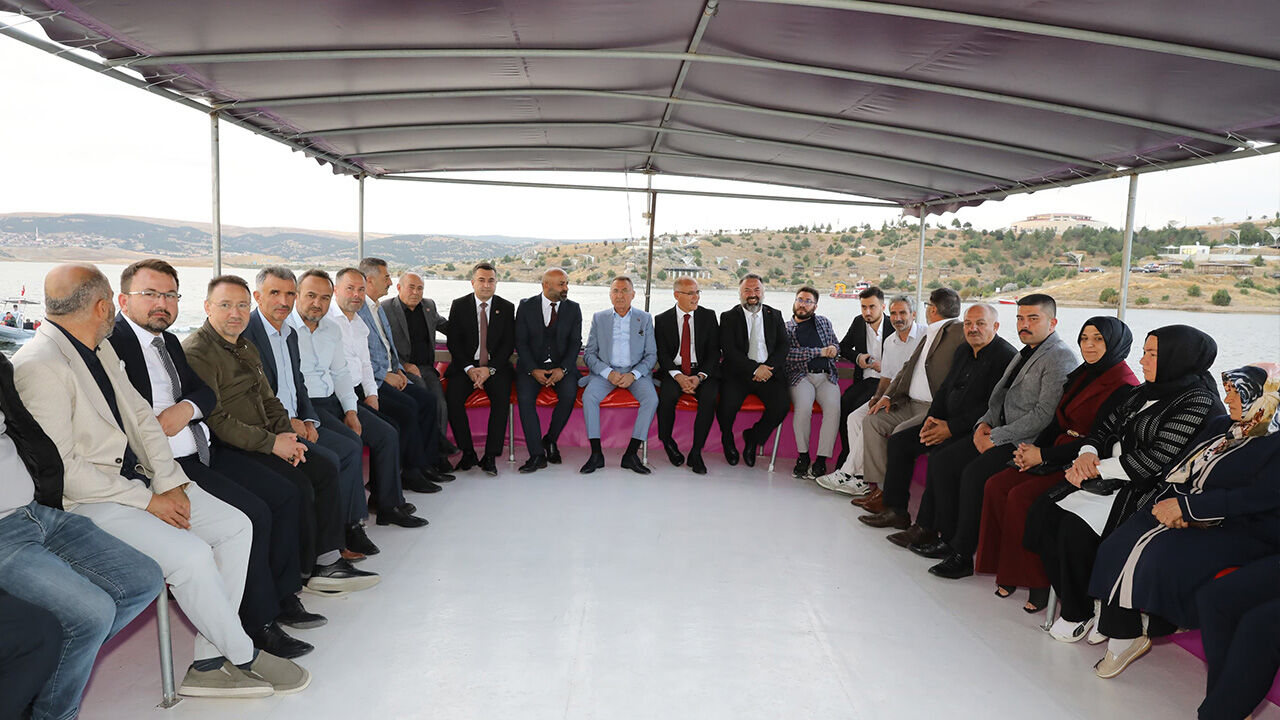 Fuat Oktay, Çekerek Lavanta Adası'nı Ziyaret Etti (4)
