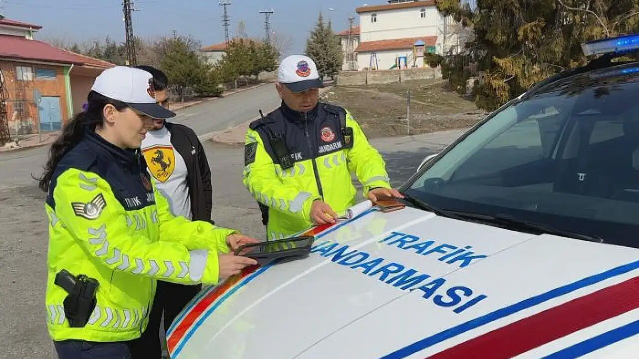 Şefaatli'de Ehliyetsiz Sürücüye 40 Bin TL Ceza