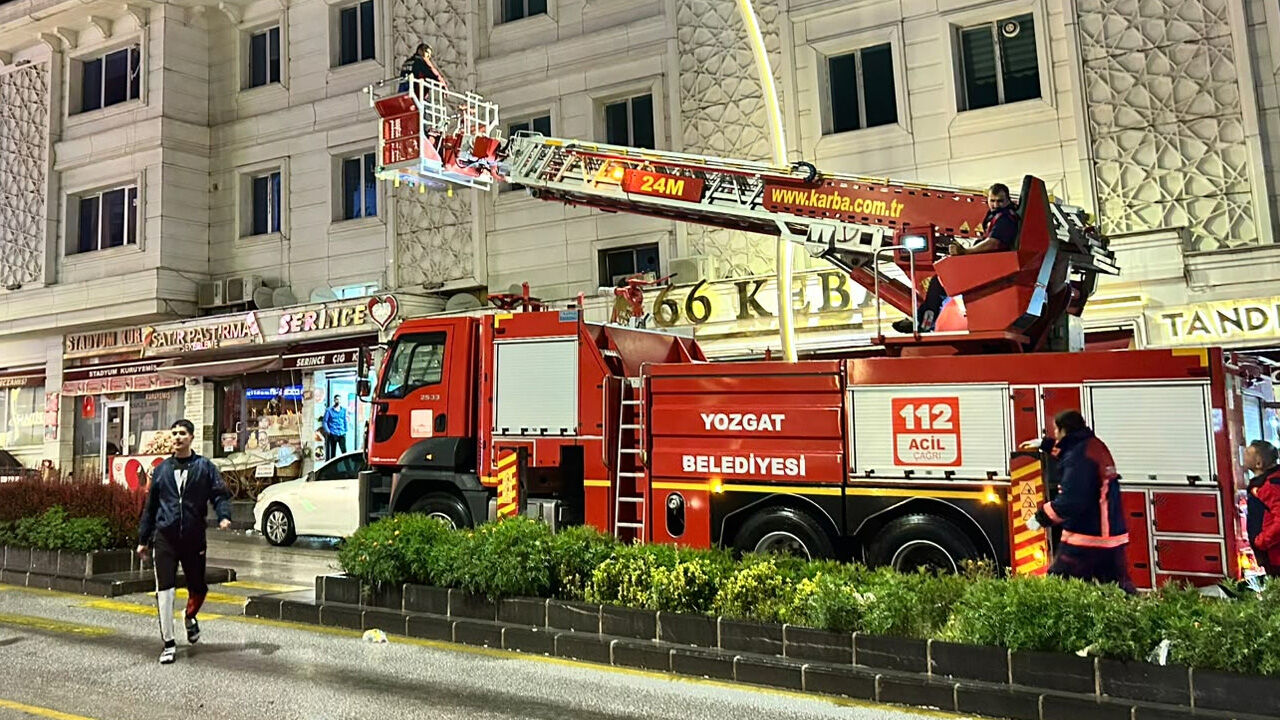 Yozgat'ta Gece Yarısı Alarm: Kebap Salonunda Yangın Çıktı
