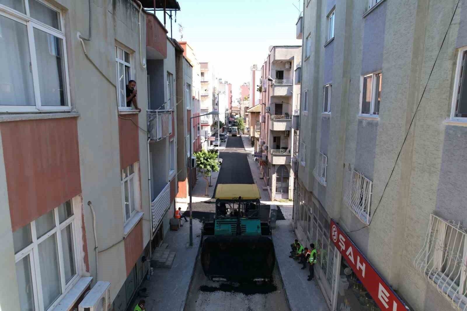 Akdeniz'de yol çalışmaları hız kesmeden sürüyor