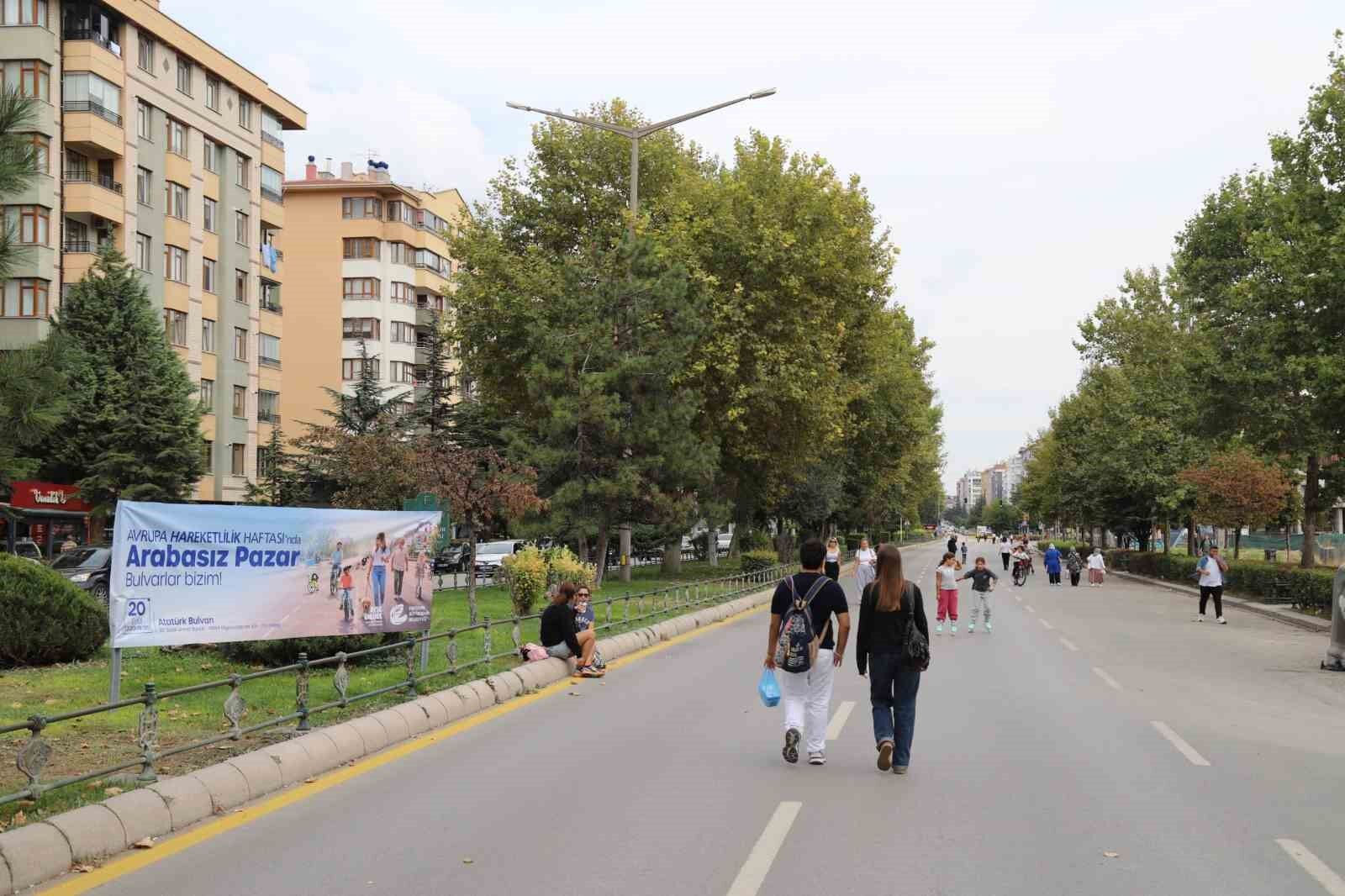 Arabasız Pazar'da bulvarlar yayaların oldu