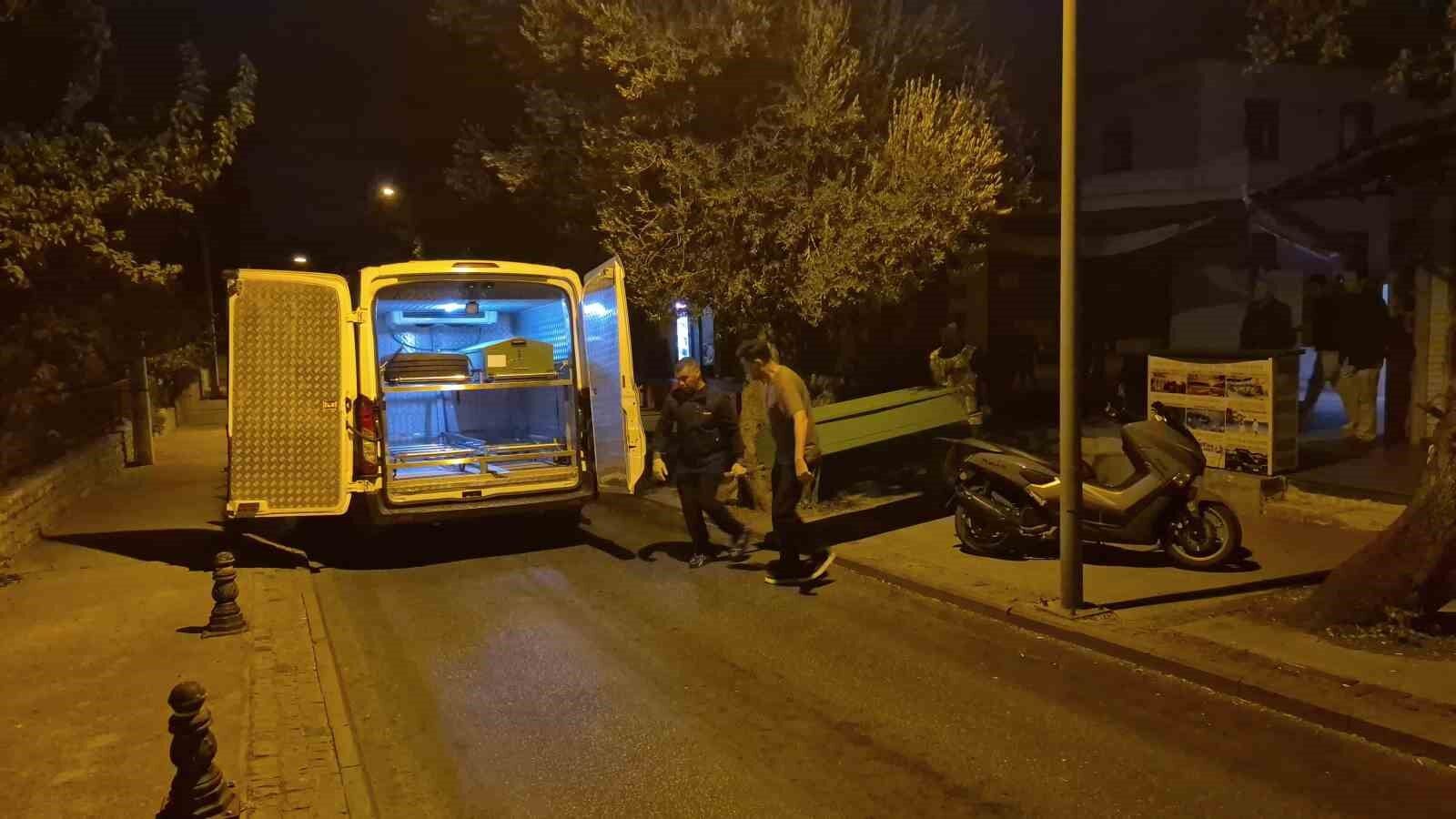 Arkadaşını bıçaklayıp 112'yi aradı