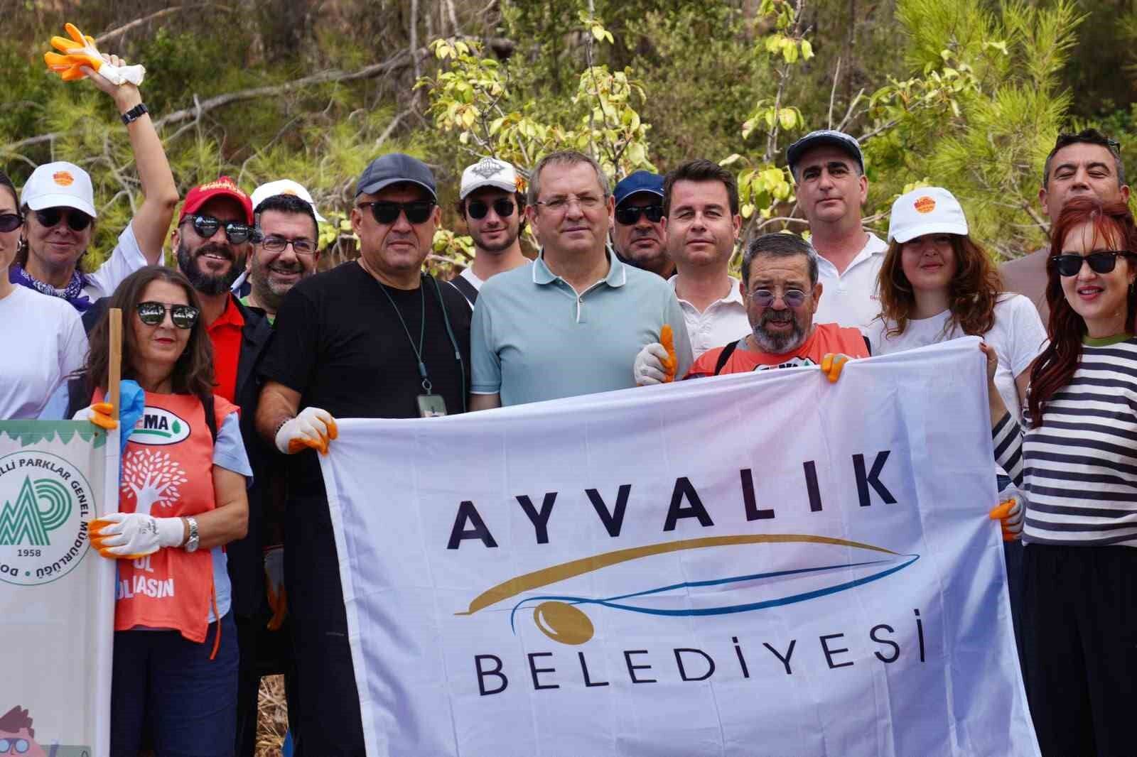 Ayvalık'ta 'Dünya Temizlik Günü' kutlandı