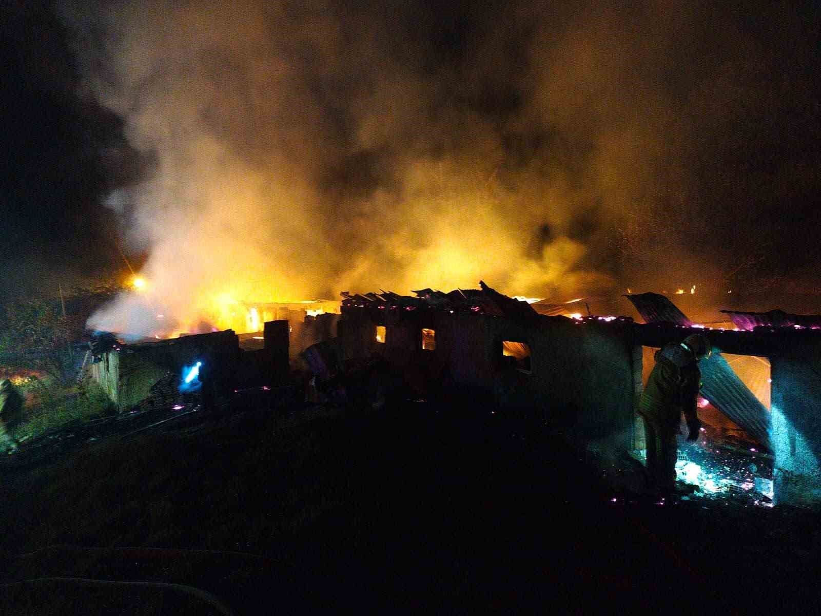 Bolu'da saman dolu kümes alev alev yandı