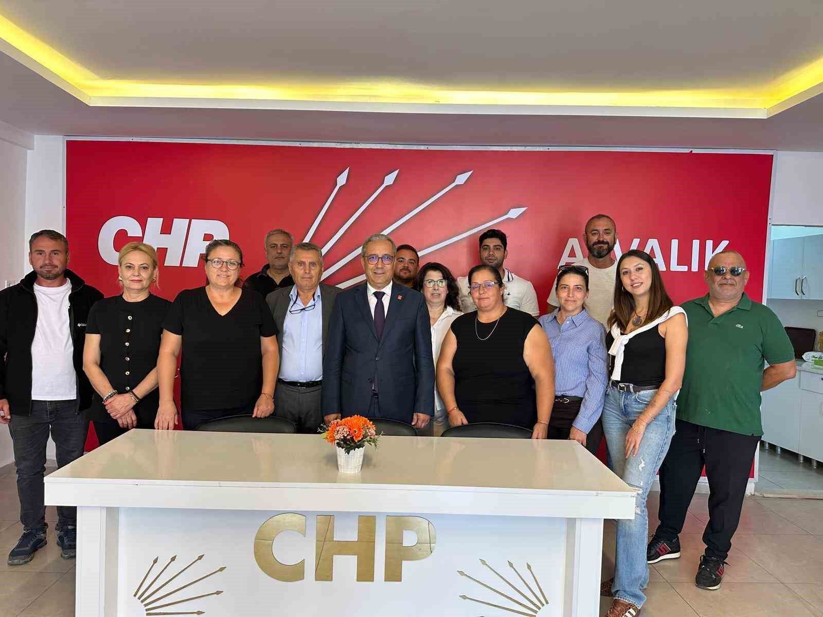 CHP Ayvalık'ta yeni yönetim görev dağılımını yaptı