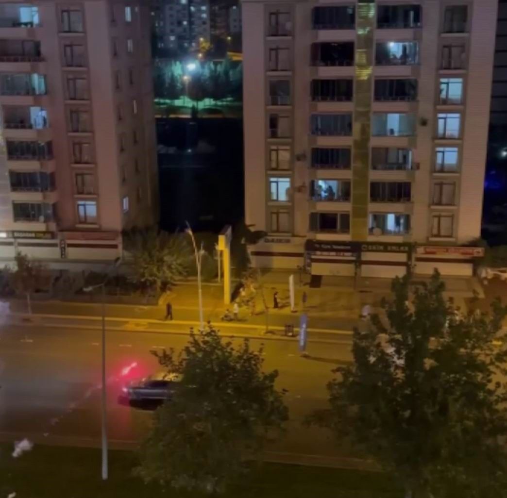 Diyarbakır'da havai fişek dehşeti: Hedef alarak attı, 2 kardeş yaralandı
