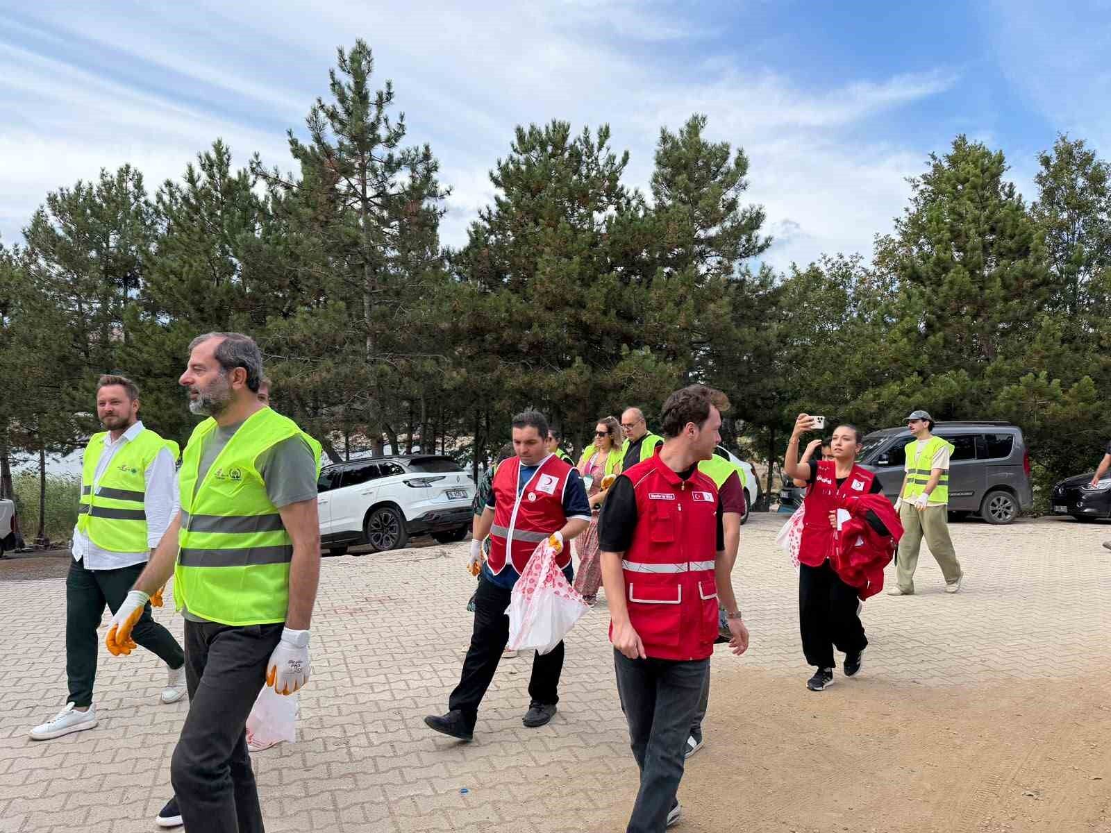 Dünya gençleri, Gürsu'da çevre dayanışması için buluştu