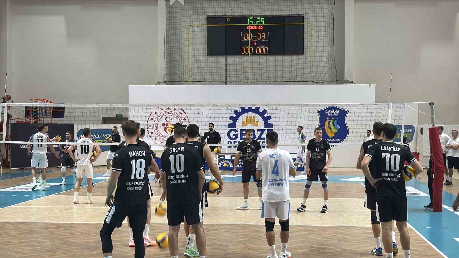 Dursun Ali Arslan anısına düzenlenen turnuvada ilk gün heyecanı