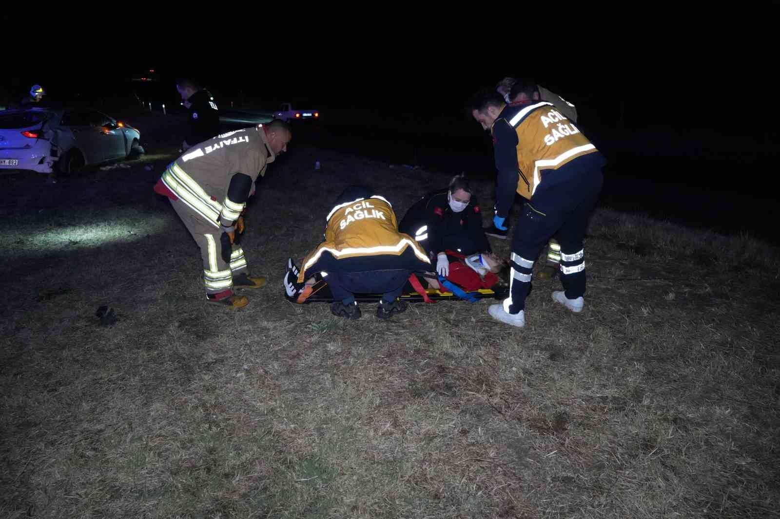 Edirne'de alkollü sürücünün kullandığı otomobil metrelerce savrularak taklalar attı: 1'i ağır 3 yaralı