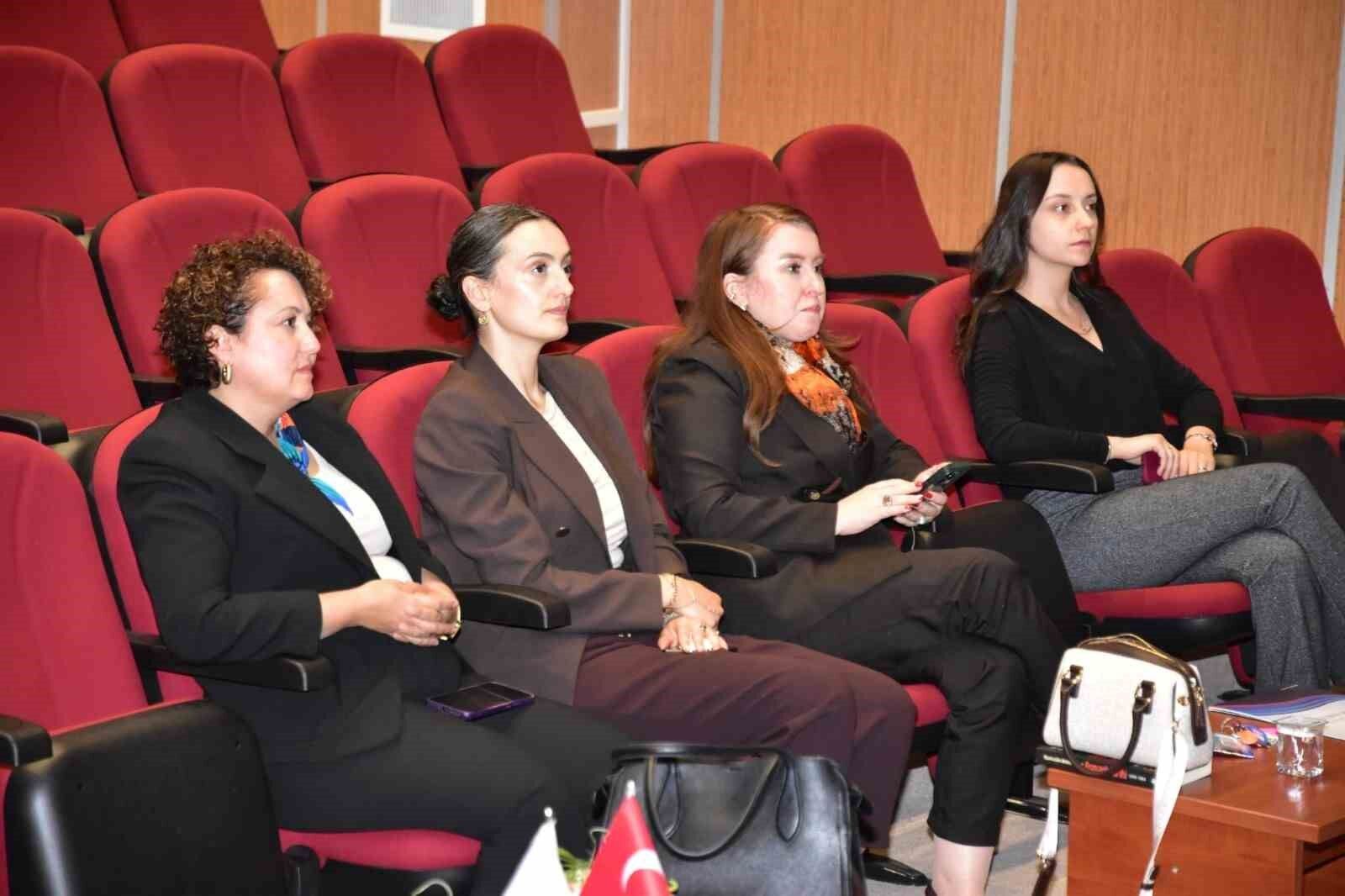 Eskişehir'de üniversiteli gençlere 'Sağlıklı Yaşam ve Güvenli İlişkiler' eğitimi