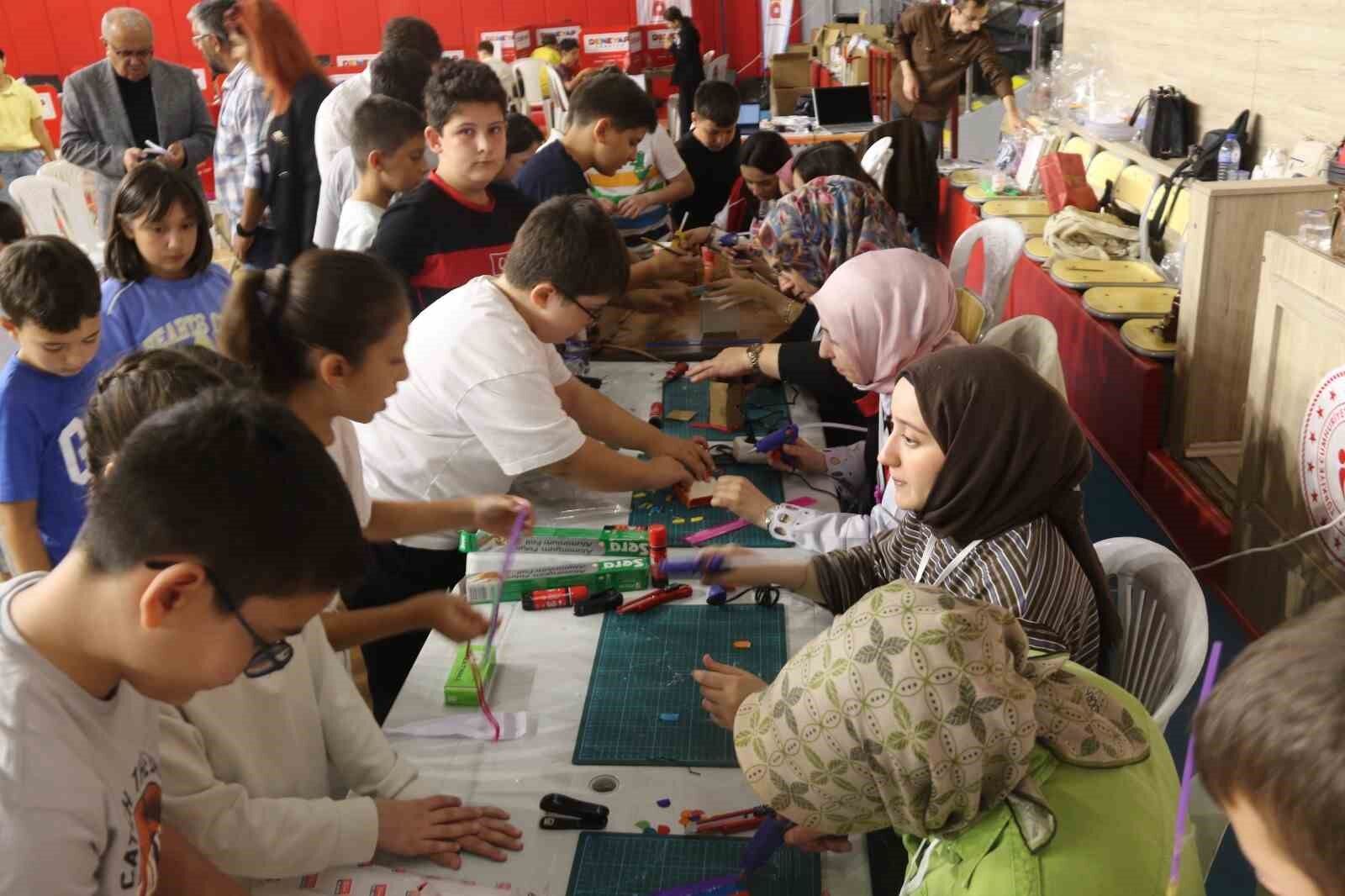 Geleceğin teknoloji yıldızları 'DENEYAP' sınavında ter döktü
