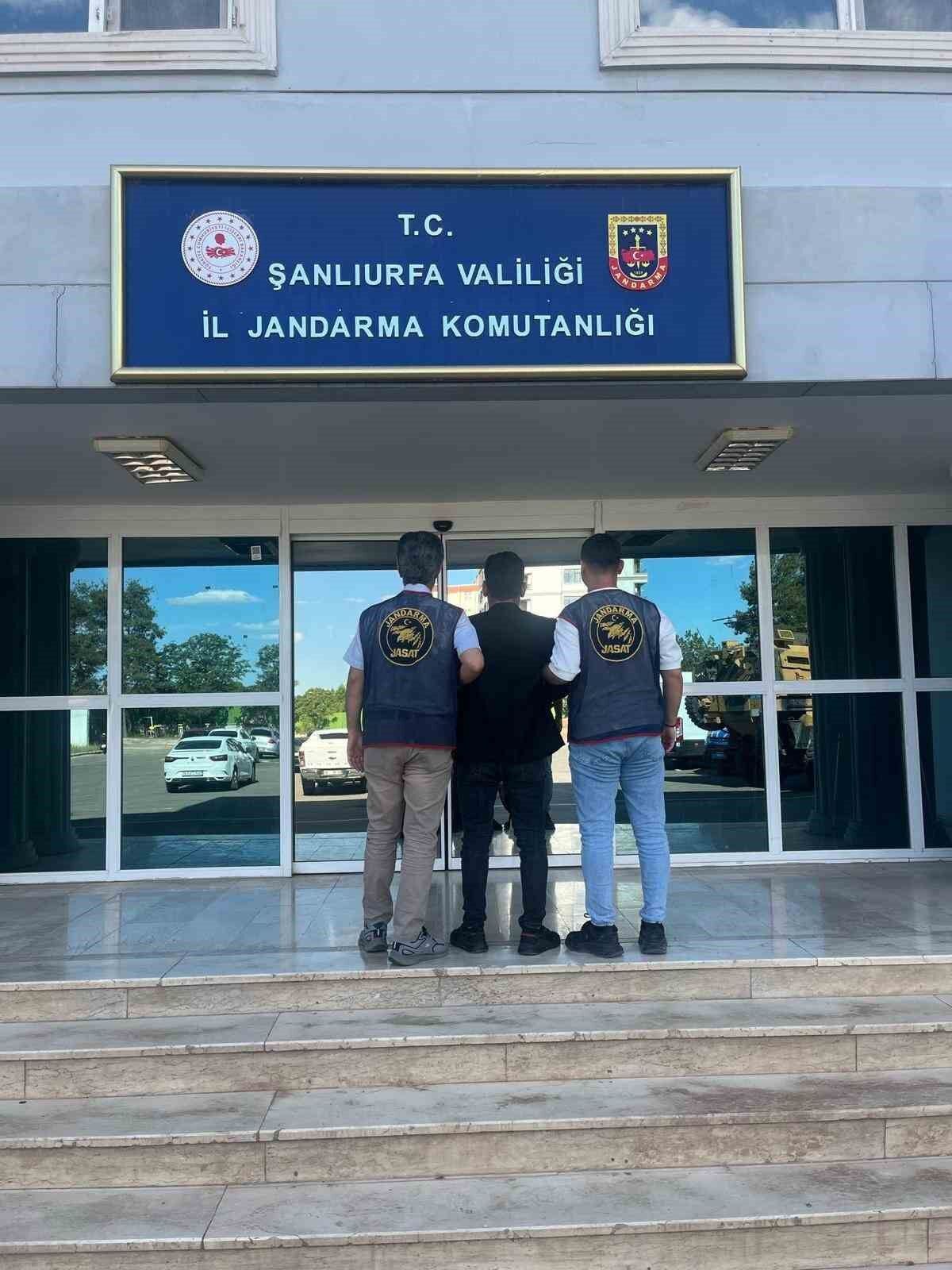 Hırsızlıktan aranan şahıs yakalandı
