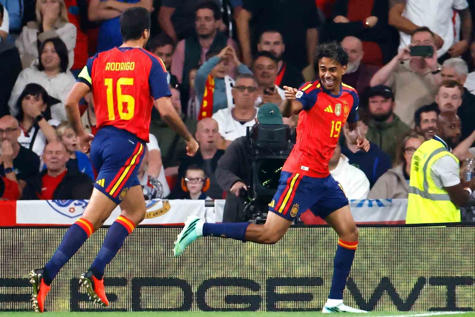 İspanya'dan İngiltere karşısında geri dönüş: 3-2