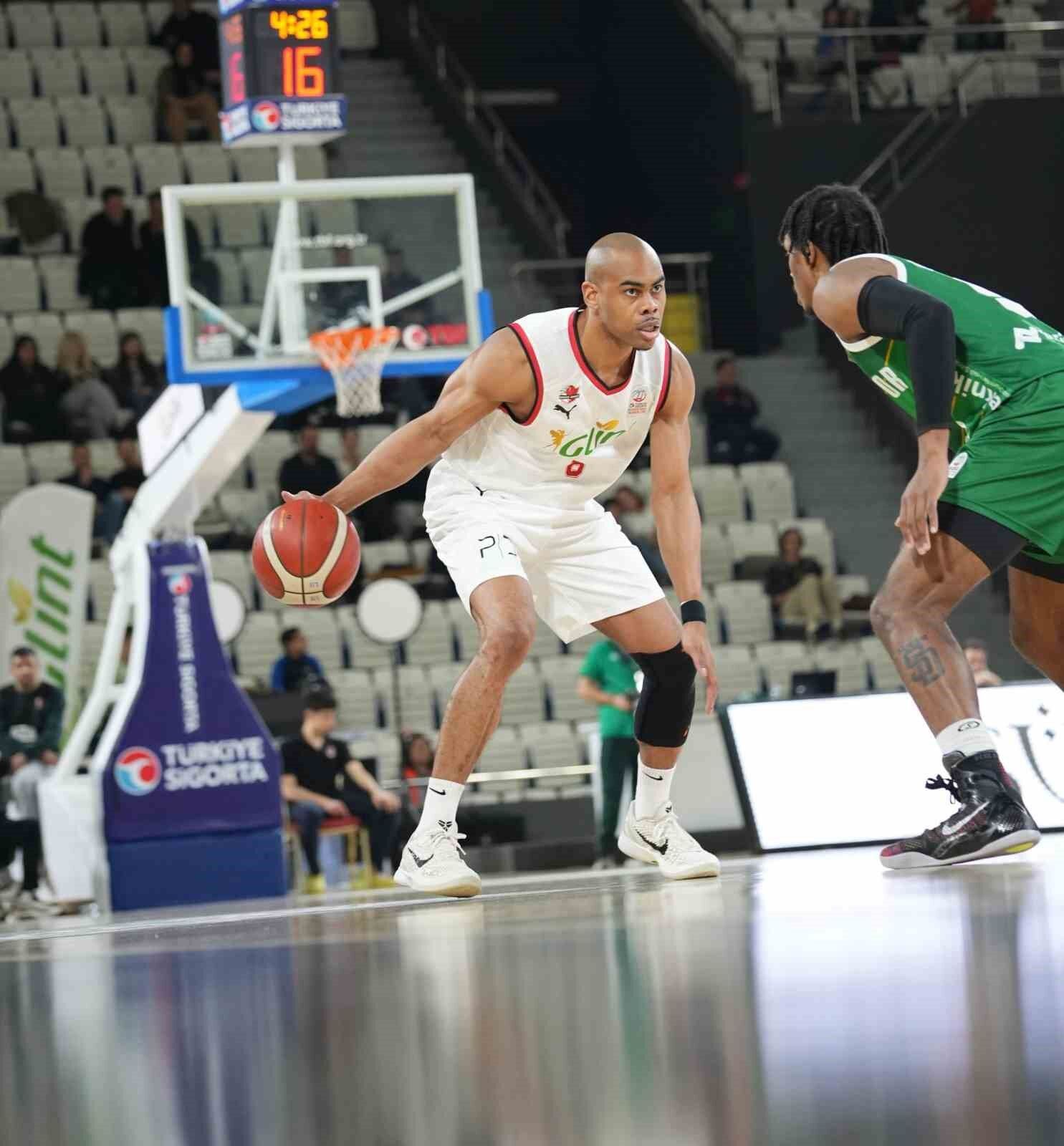 Karşıyaka Basketbol'dan oyun kurucu takviyesi