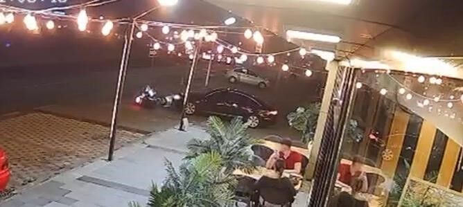 Kayseri'de bir garip kaza, motosiklet kendisine yol veren otomobile çarptı: 1 yaralı