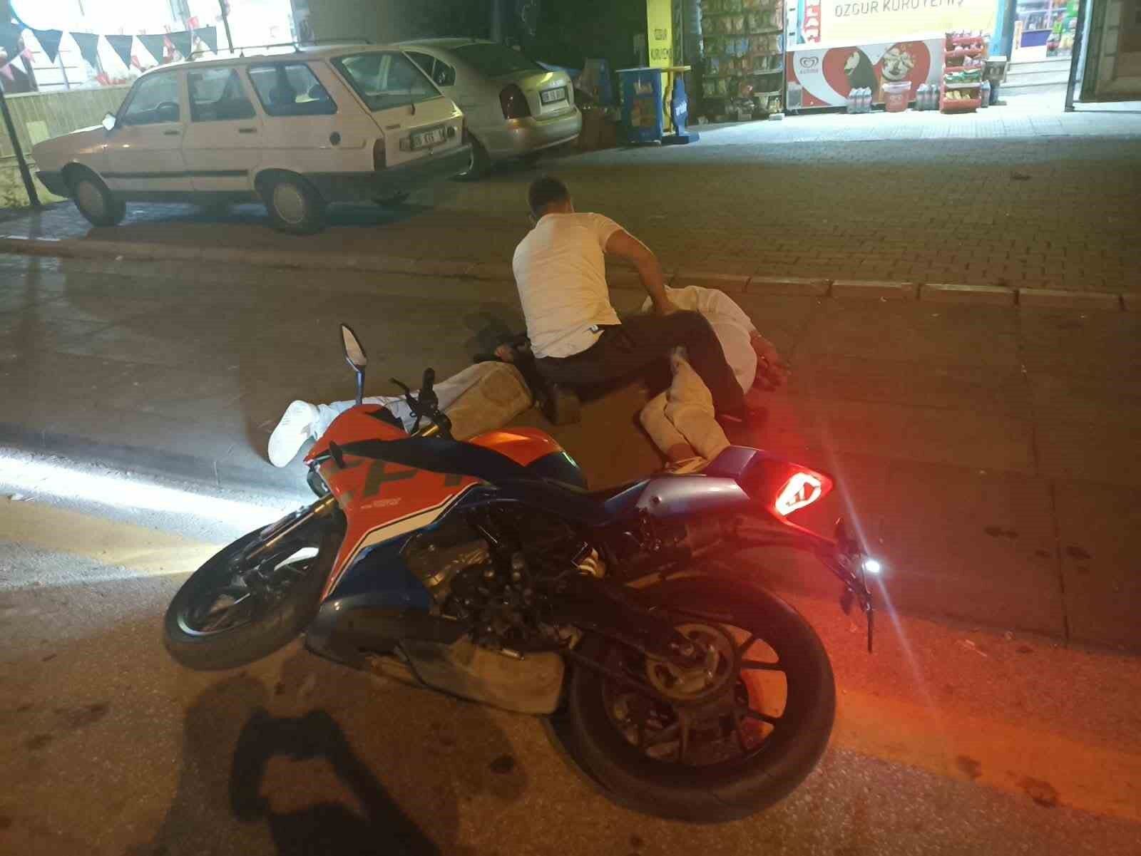 Keçiören'de motosiklet çalan 2 hırsız kamerada