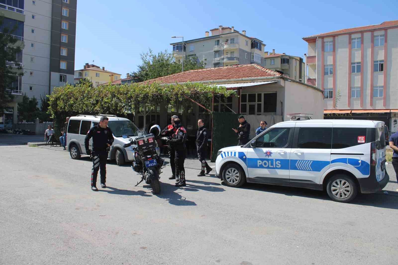 Kıraathane çalışanı tarafından tüfekle vurulan şahıs hayatını kaybetti