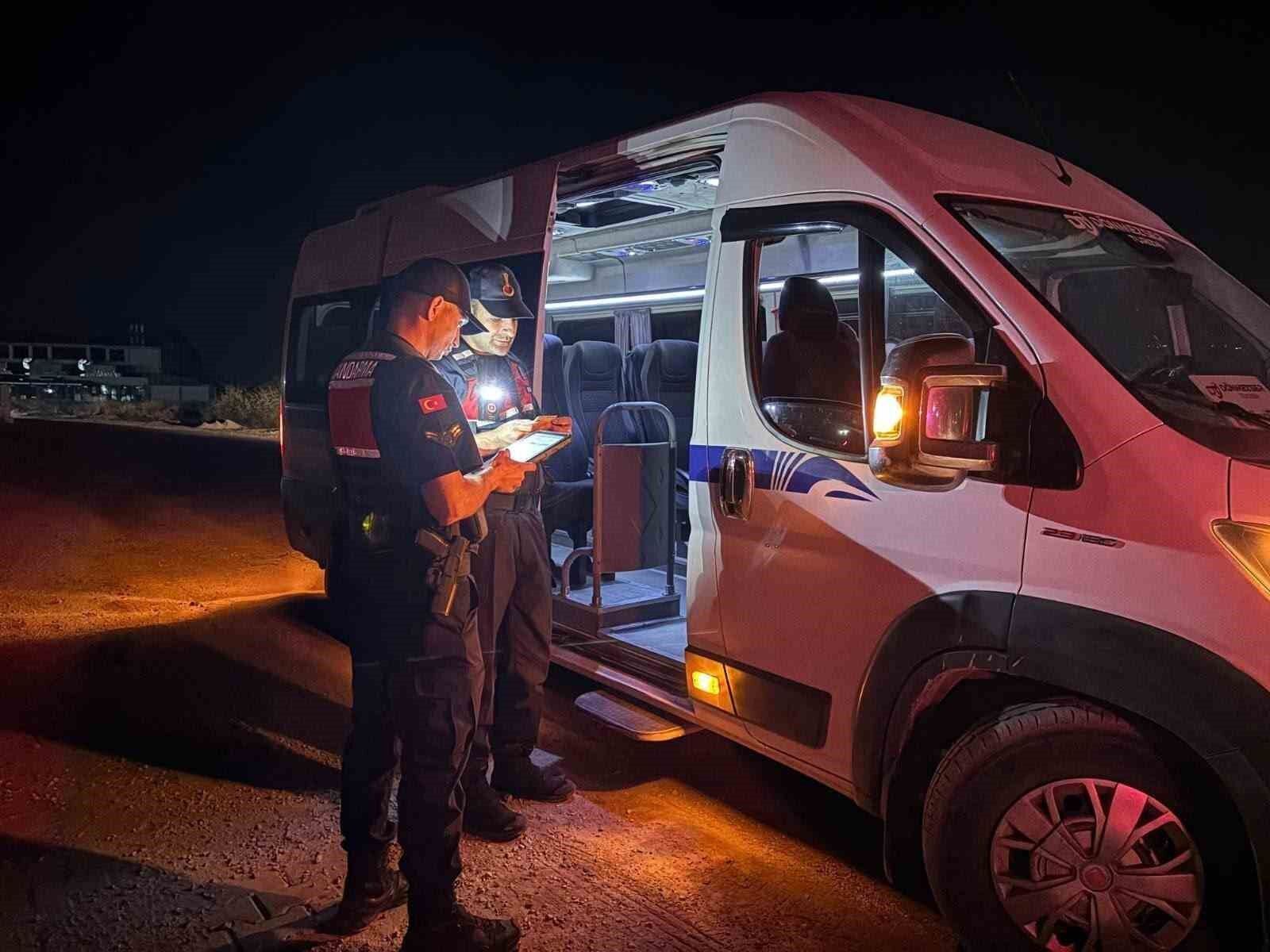 Manisa'da jandarmadan gece denetimi