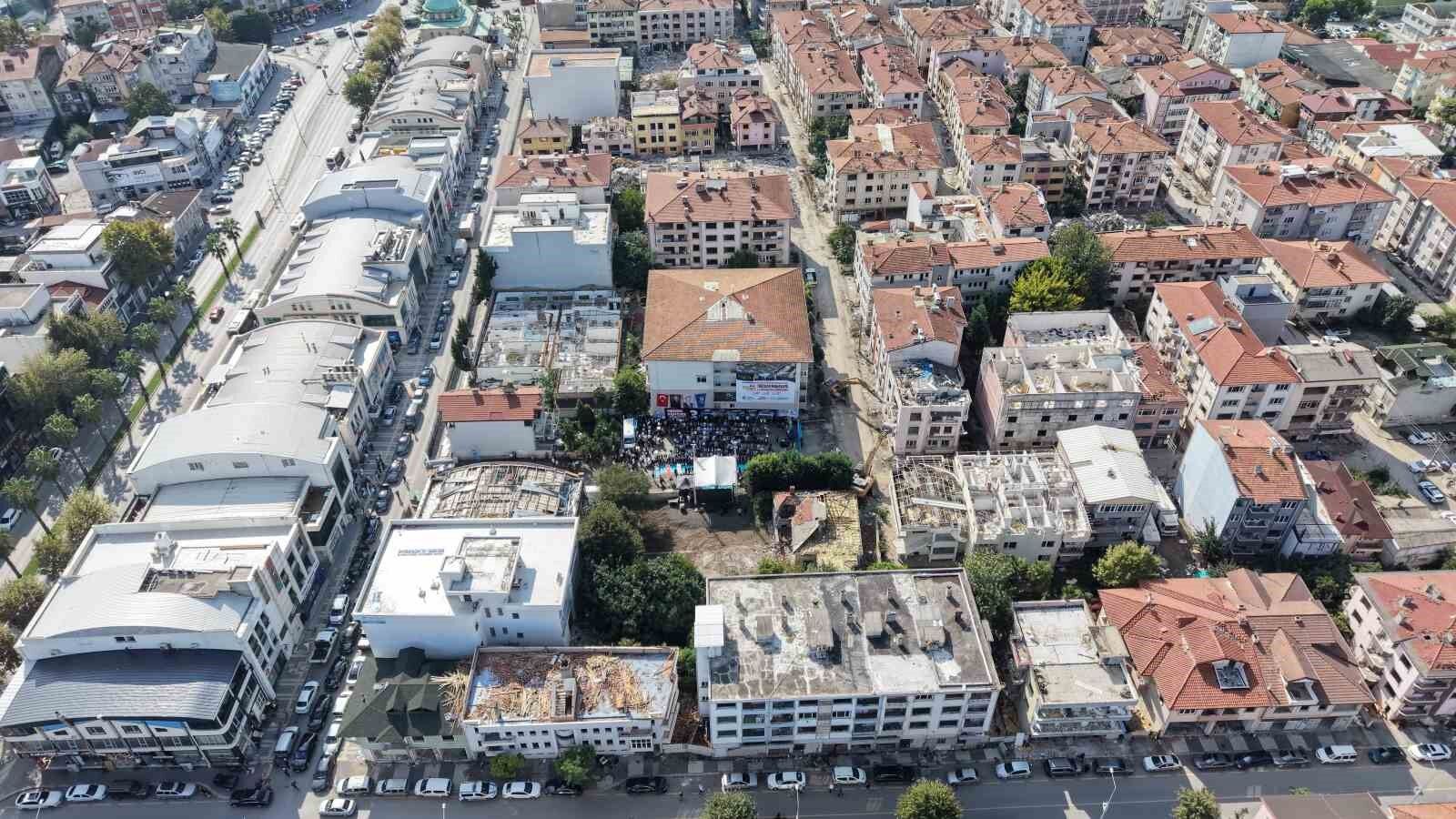 Marmara depreminin izleri yıkılıyor: 718 bağımsız bölümlük dönüşüm başladı