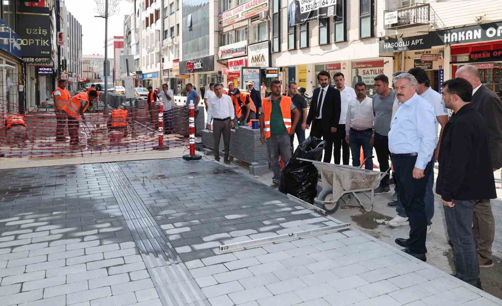 Melikgazi Belediyesi şehrin merkezine estetik katmaya devam ediyor