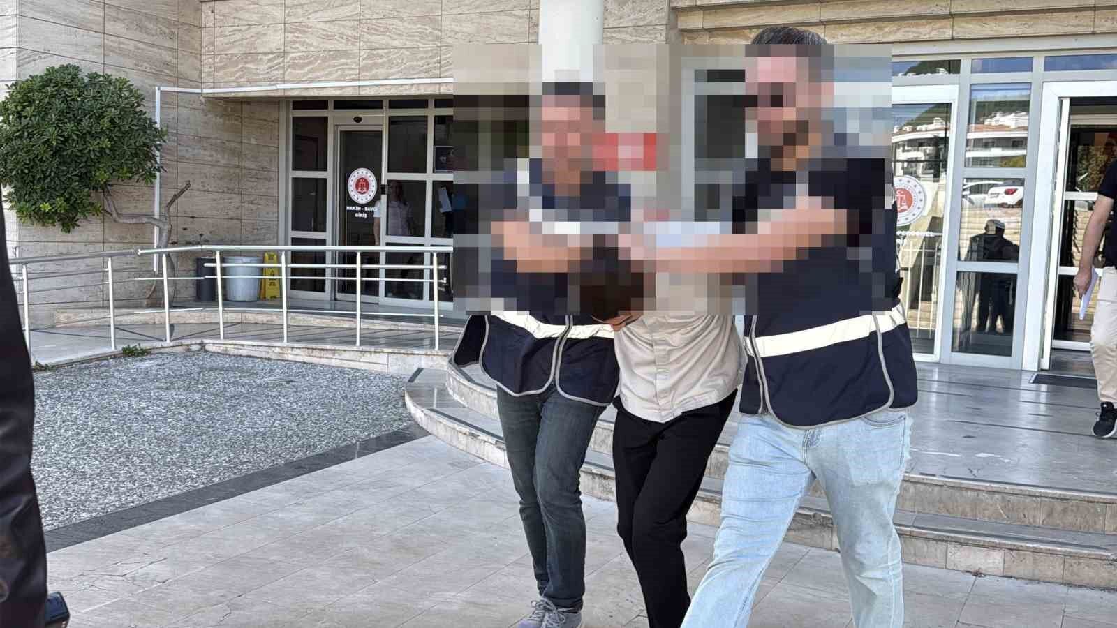 Menteşe'de Atatürk büstünü yerinden söken şüpheli tutuklandı