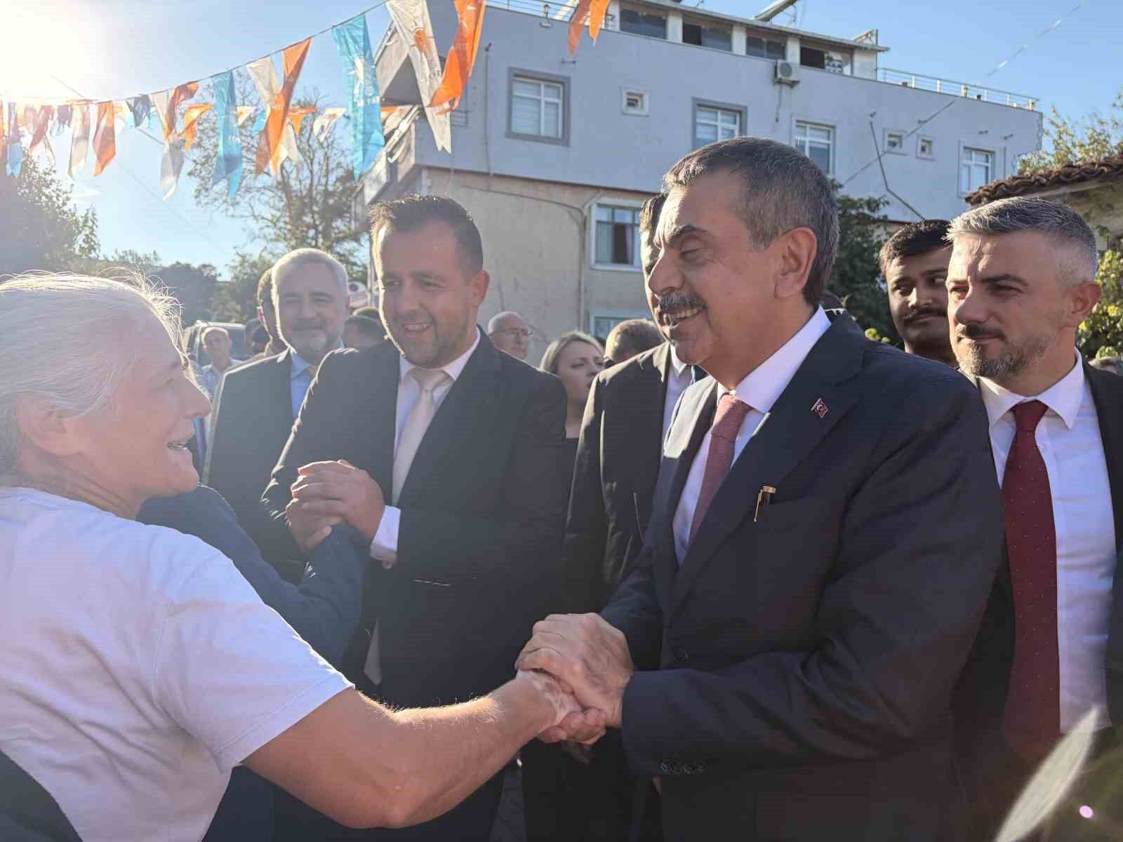 Milli Eğitim Bakanı Tekin: 'Mottomuz, 'Türkiye'de artık hiçbir şey eskisi gibi olmayacak' yani hizmeti vatandaşın ayağına götüreceğiz'
