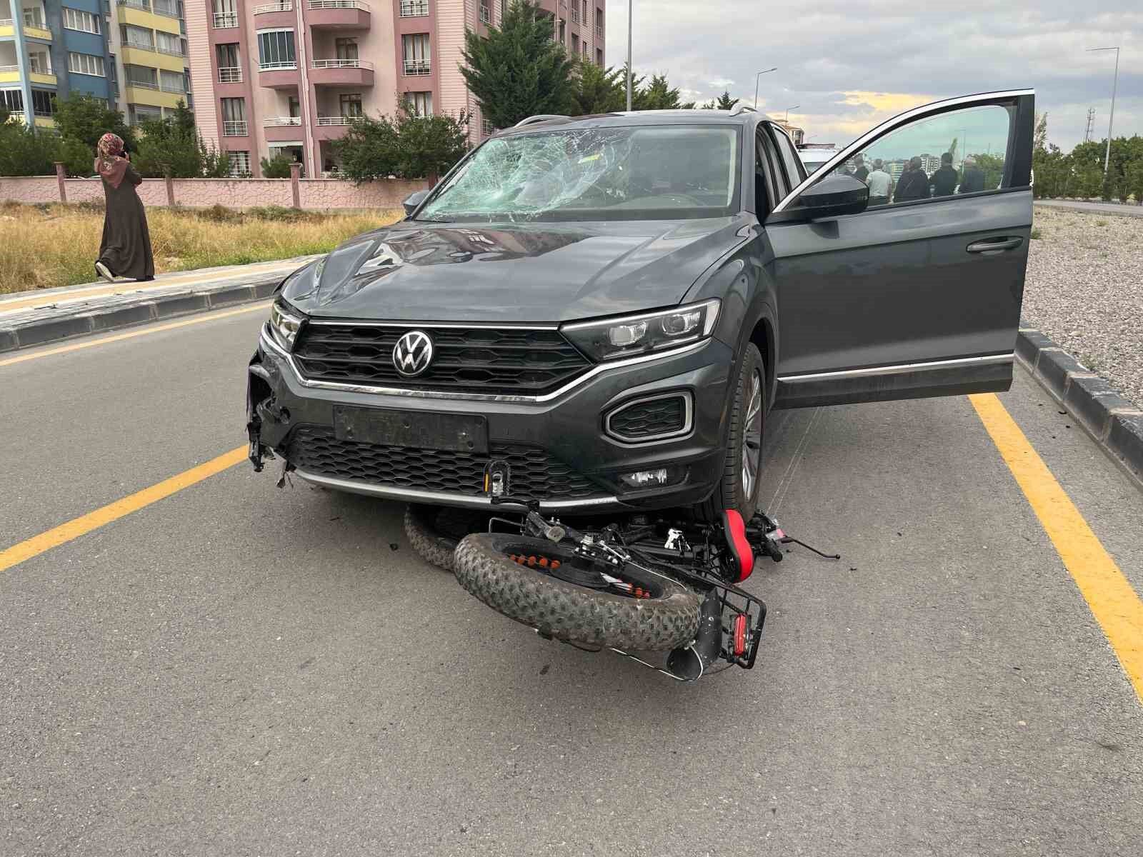Niğde'de otomobil ile elektrikli bisiklet çarpıştı: 1 yaralı