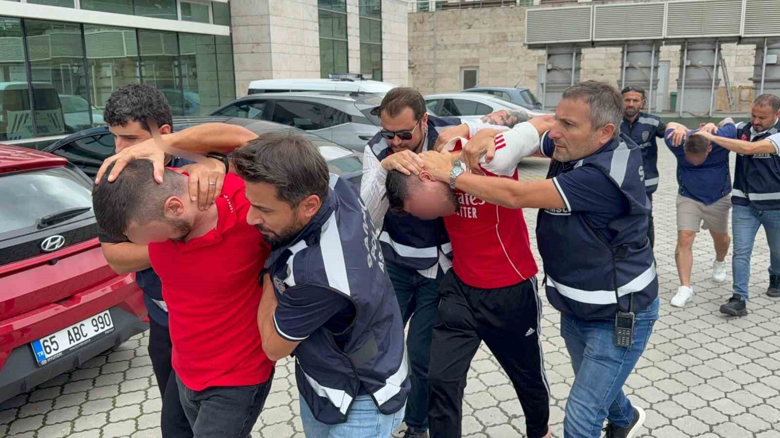 Öldürmeye teşebbüsten 15 yıl hapis cezasıyla aranan hükümlü saklandığı evde silahlarla yakalandı