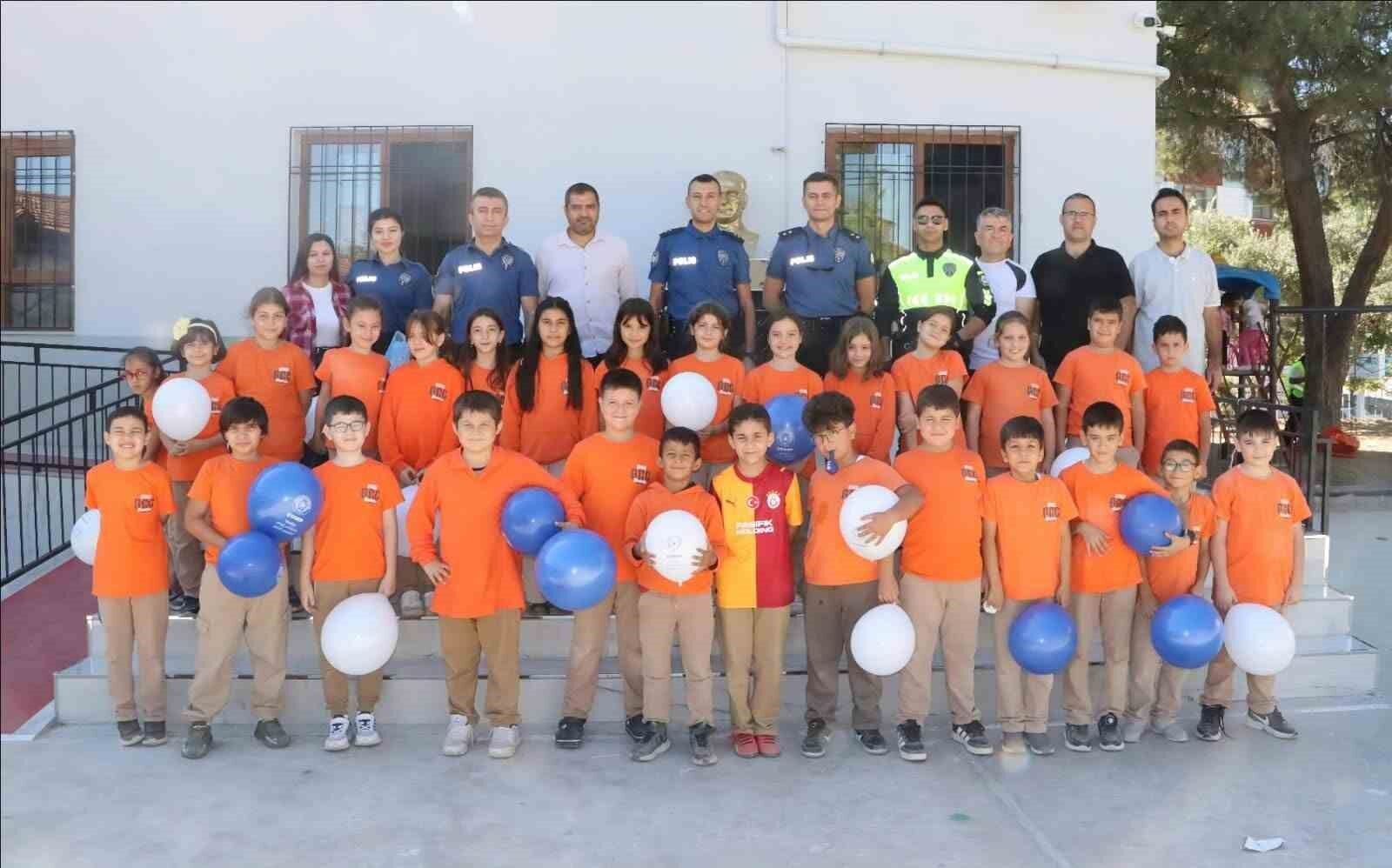 Polislerden lösemiyi yenen Talha'ya moral ziyareti