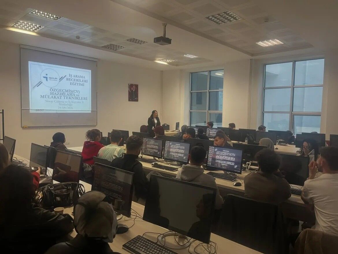 Sinop'ta öğrencilere CV ve iş arama becerileri anlatıldı