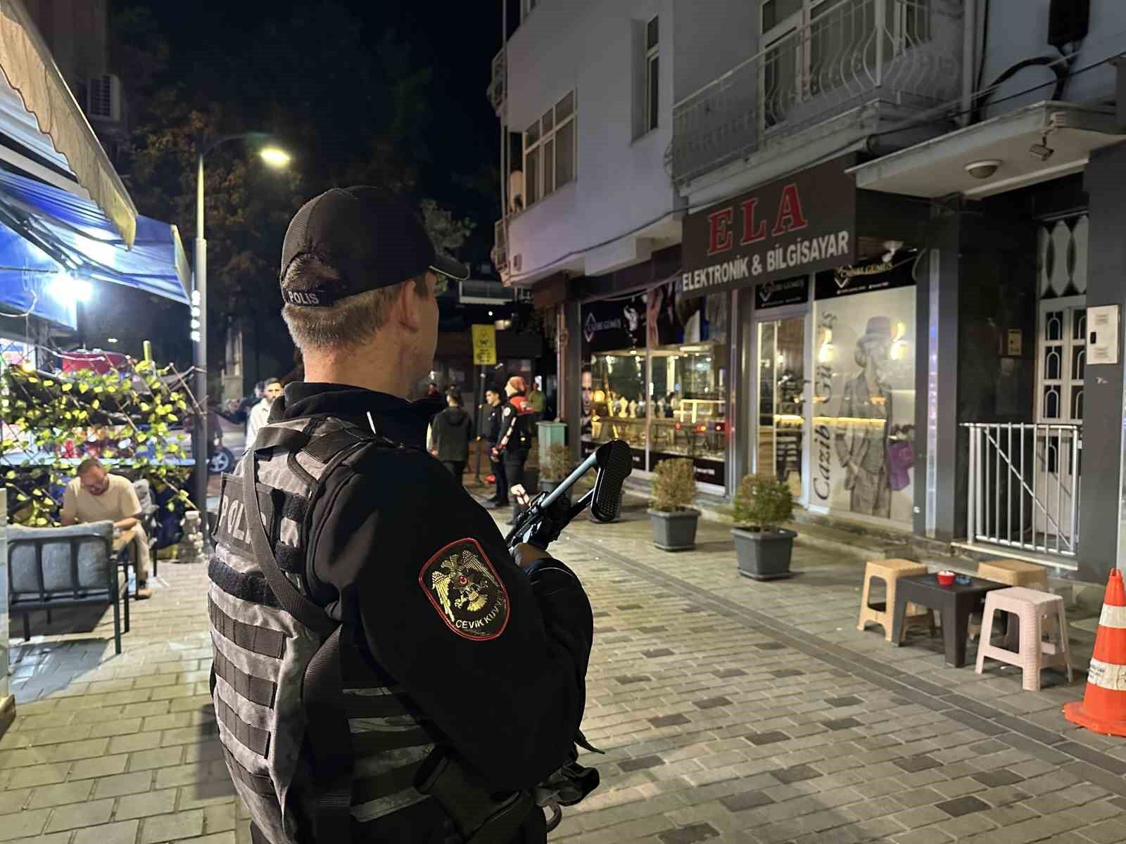 Uşak'ta emniyet ve jandarmadan 'Huzur ve Güven' uygulaması