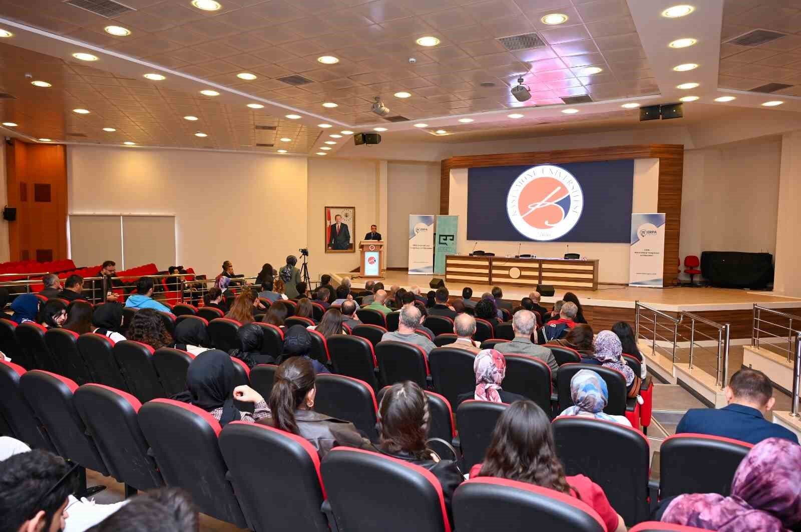 Yapay zeka ve eğitimin geleceği Kastamonu'da masaya yatırılıyor