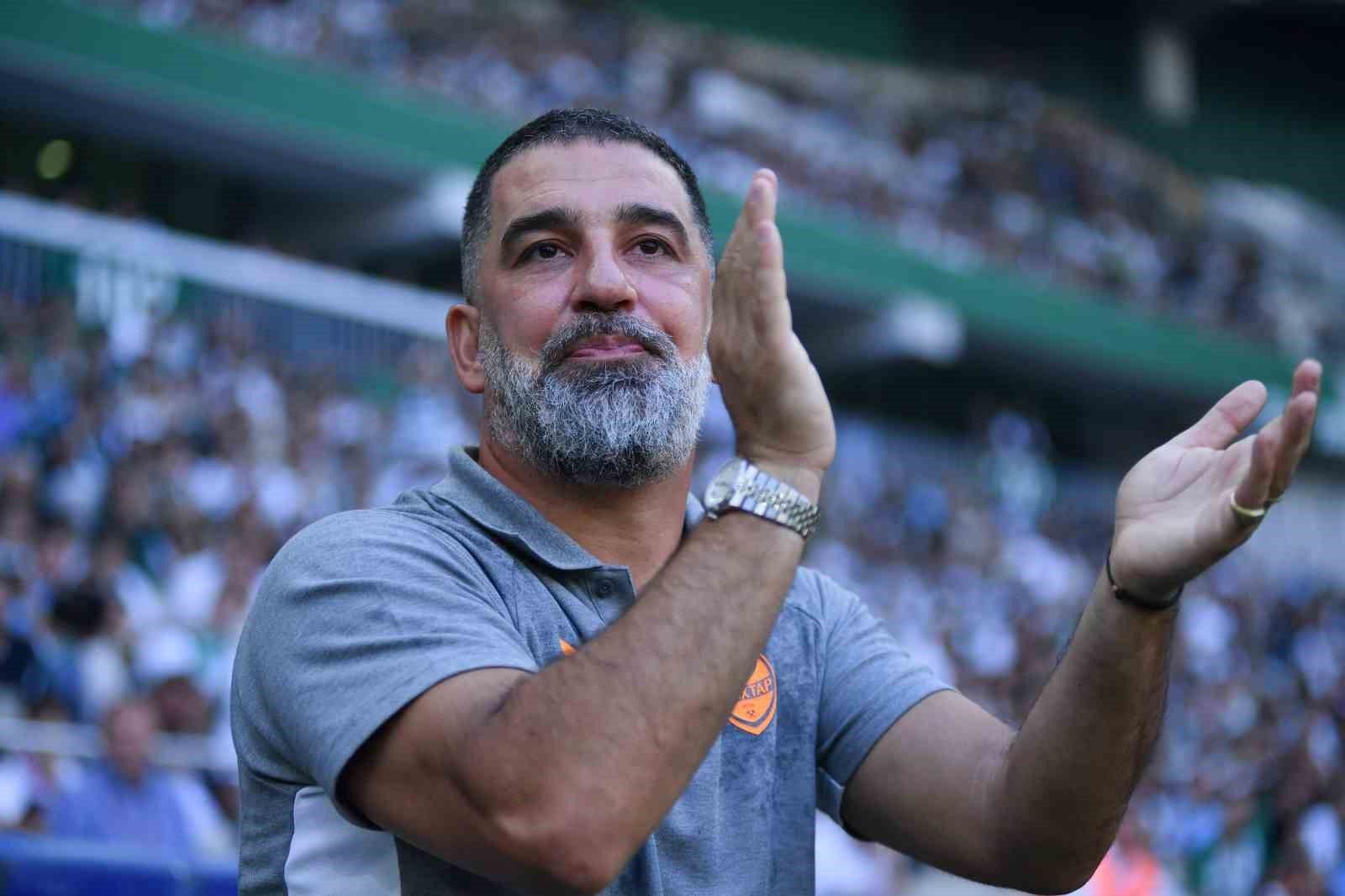 Arda Turan, teknik direktörlük kariyerinde ilk Şampiyonlar Ligi galibiyetini aldı