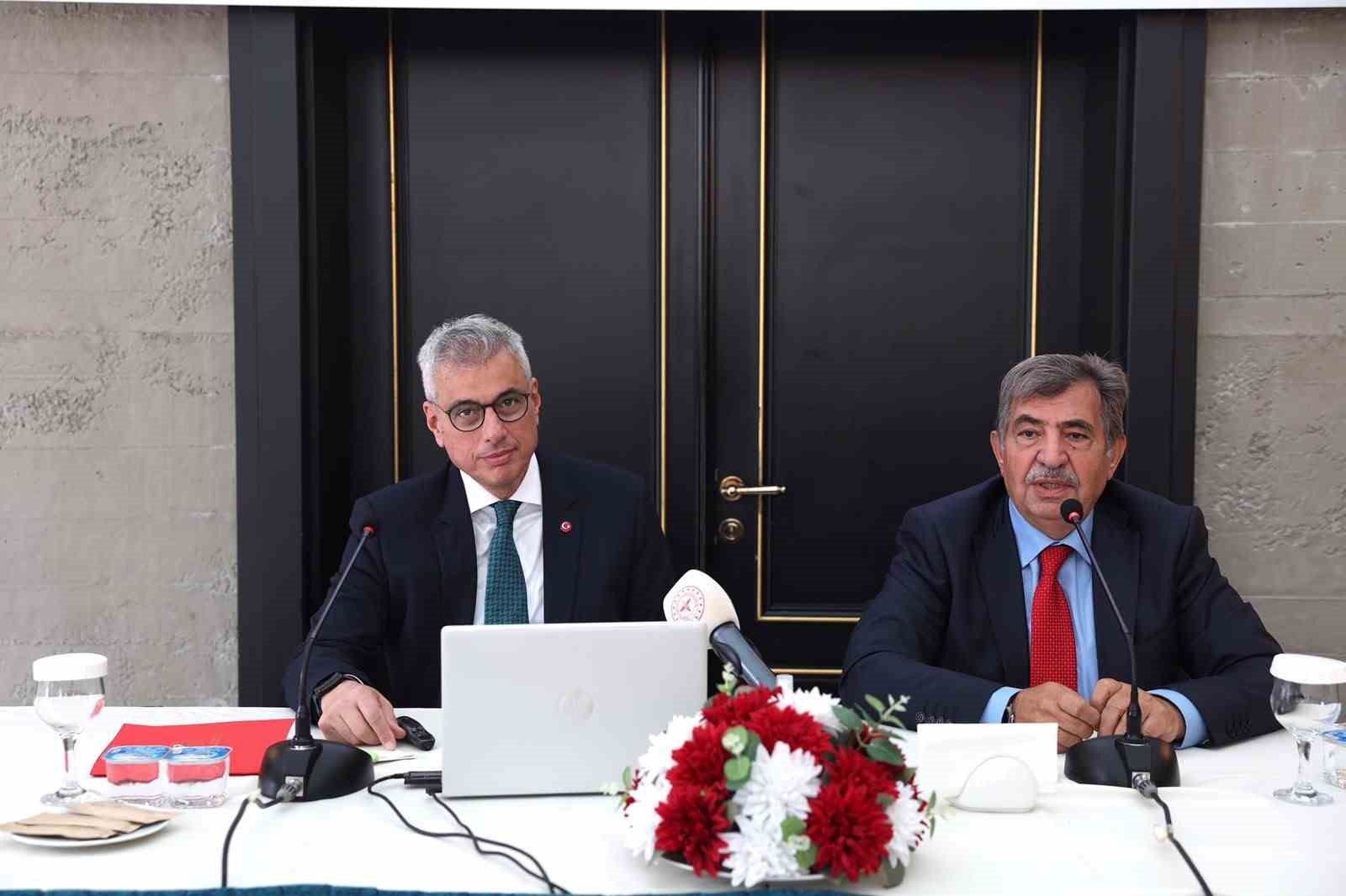 Bakan Memişoğlu: 'Türkiye'de 13 ile 17 yaş arasındaki nüfusun yüzde 30'u sigara kullanıyor'