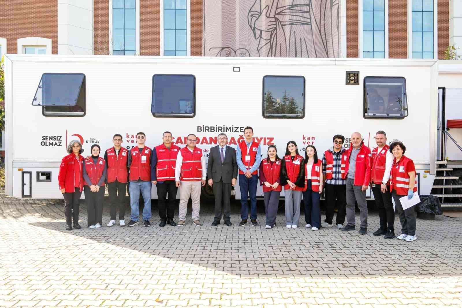 BŞEÜ'de bir günde 107 ünite kan bağışıyla rekor kırıldı