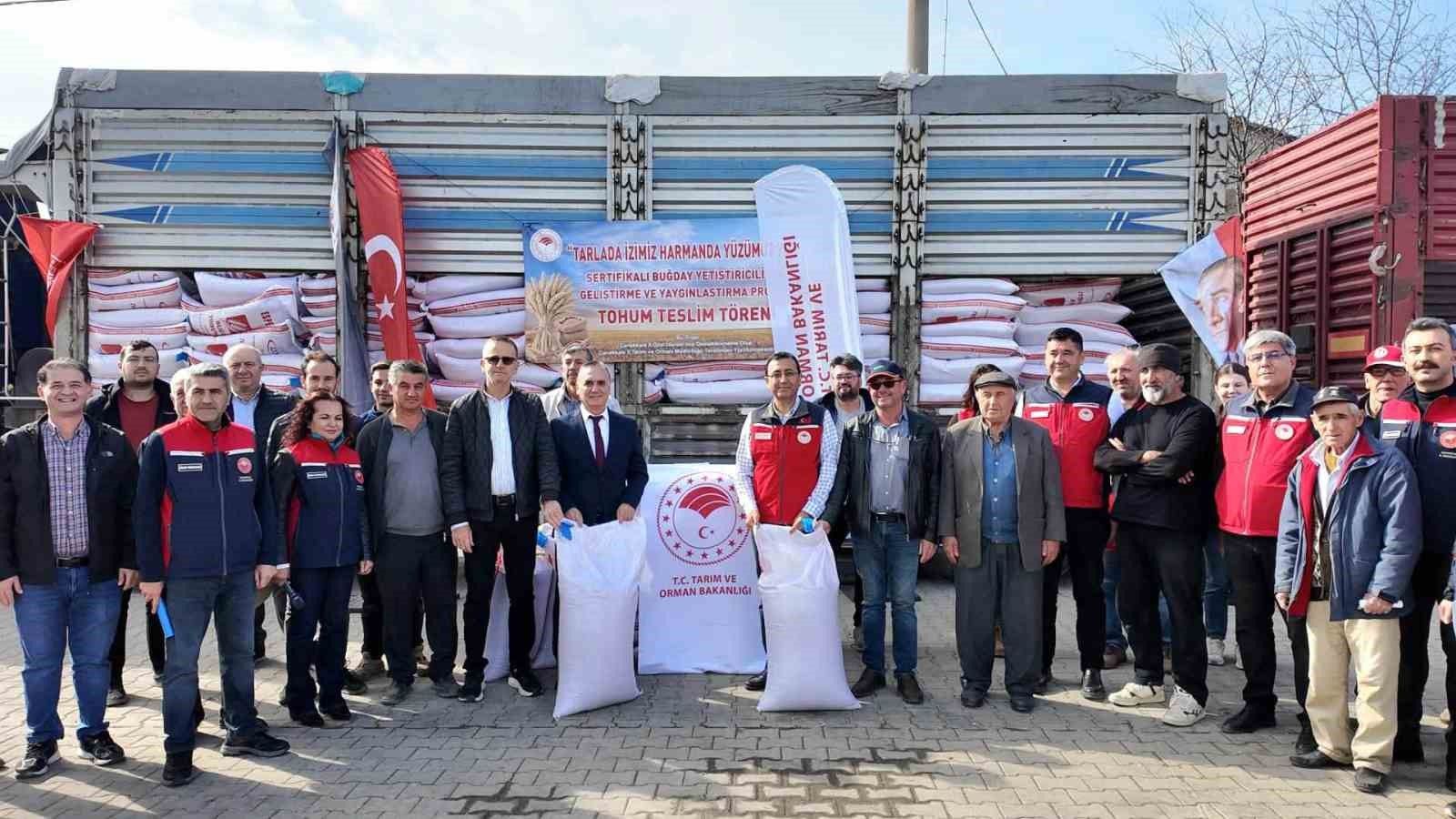 Çanakkale'de çiftçilere sertifikalı buğday dağıtıldı