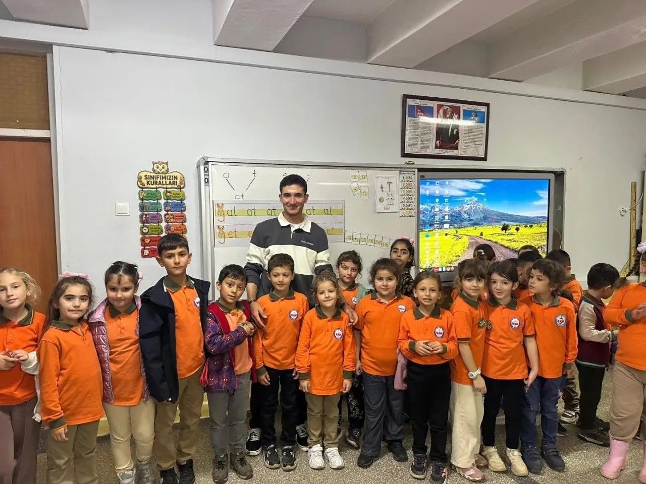 Erfelek'te minik öğrencilere bağımlılıkla mücadele eğitimi