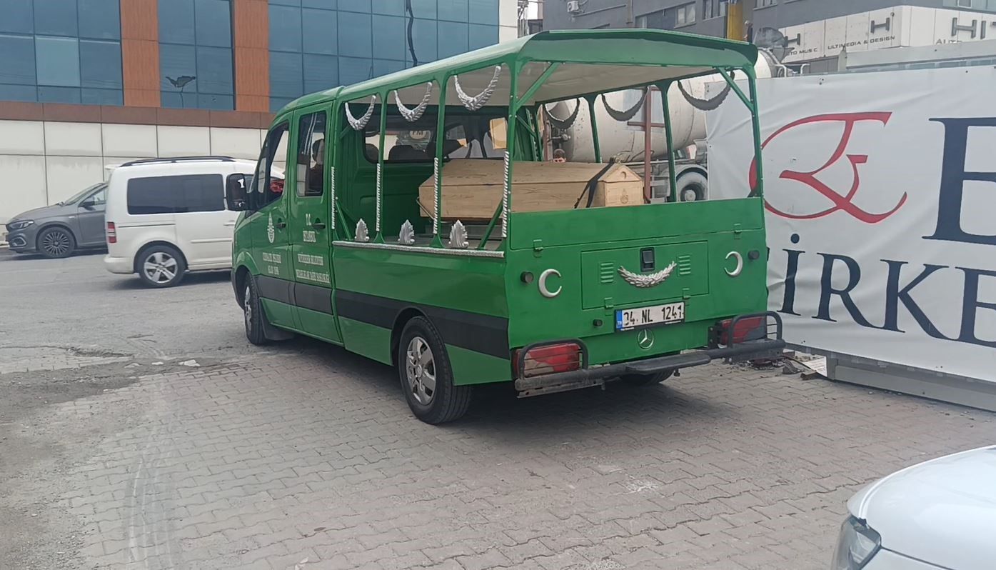 Haliç'te cansız bedeni bulunan Haşim Ciritlioğlu'nun cenazesi Adli Tıp Kurumu'ndan alındı