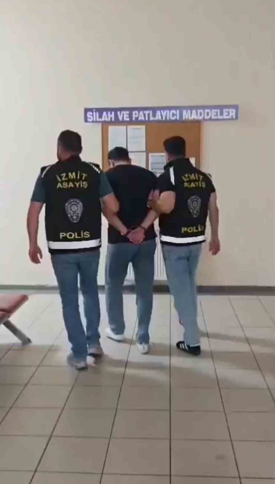 İzmit'te 21 yıl hapis cezası bulunan şüpheli yakalandı