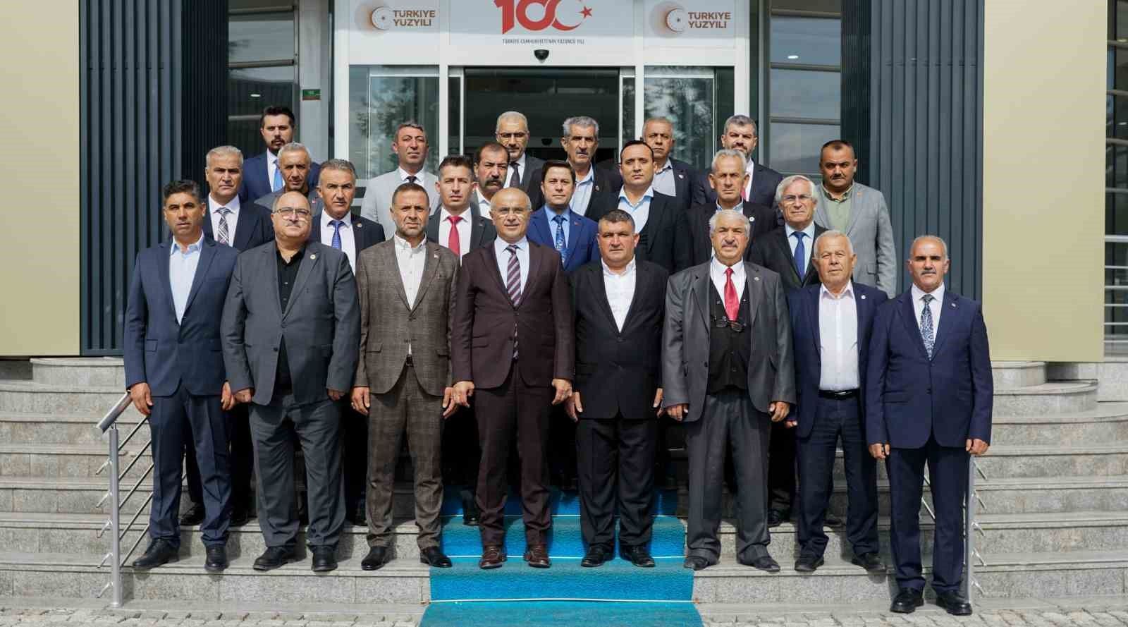 Muhtarlar Dayanışma Derneğinden Başkan Er'e hizmet teşekkürü