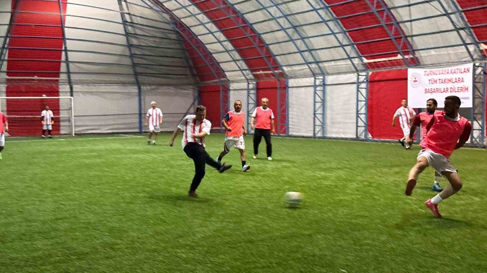 Tatvan'da kurumlar arası futbol turnuvası başladı