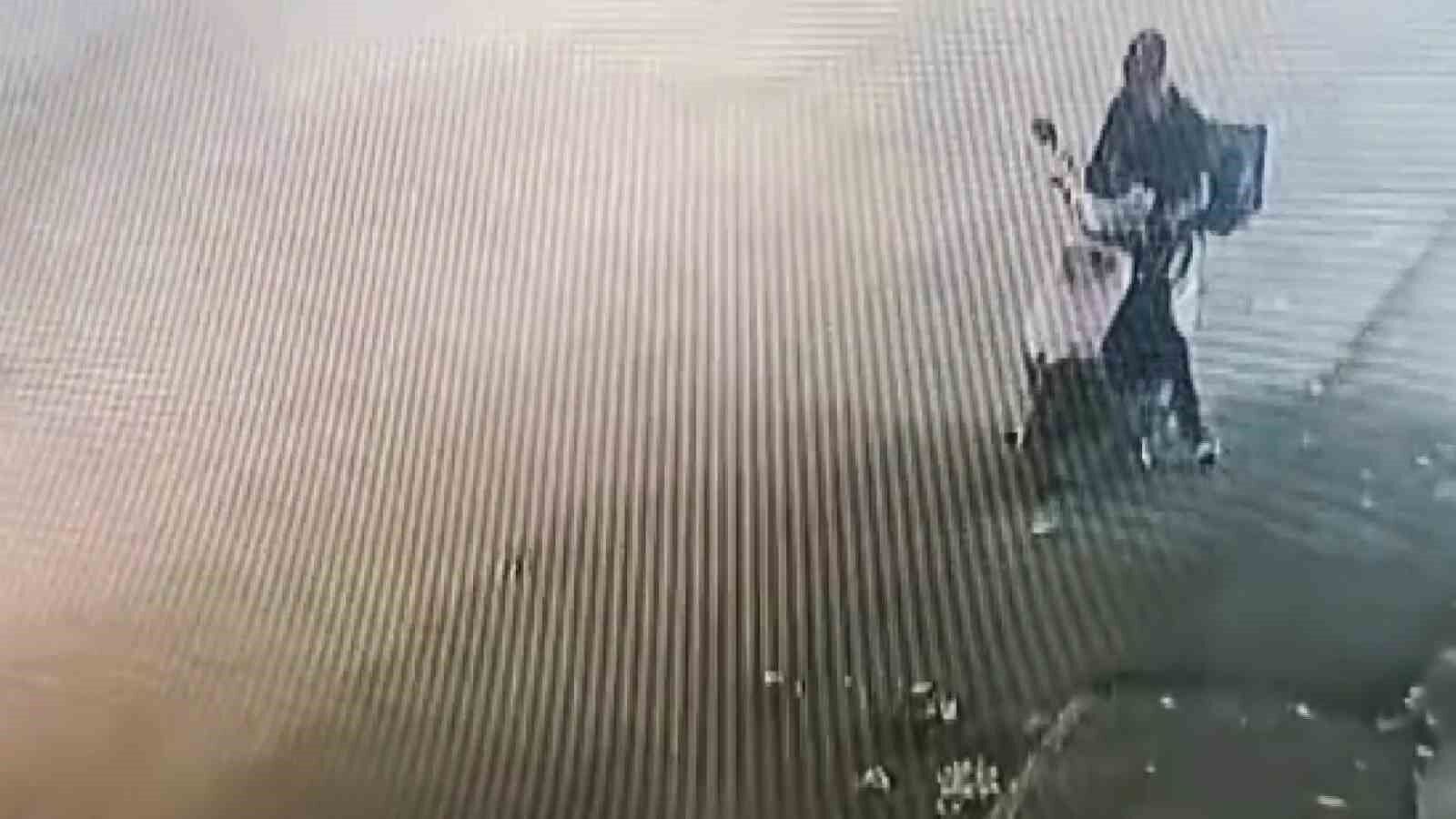 Teslimata giden kuryenin motorunu çaldı: 'Hoşuma gitti' savunması yaptı