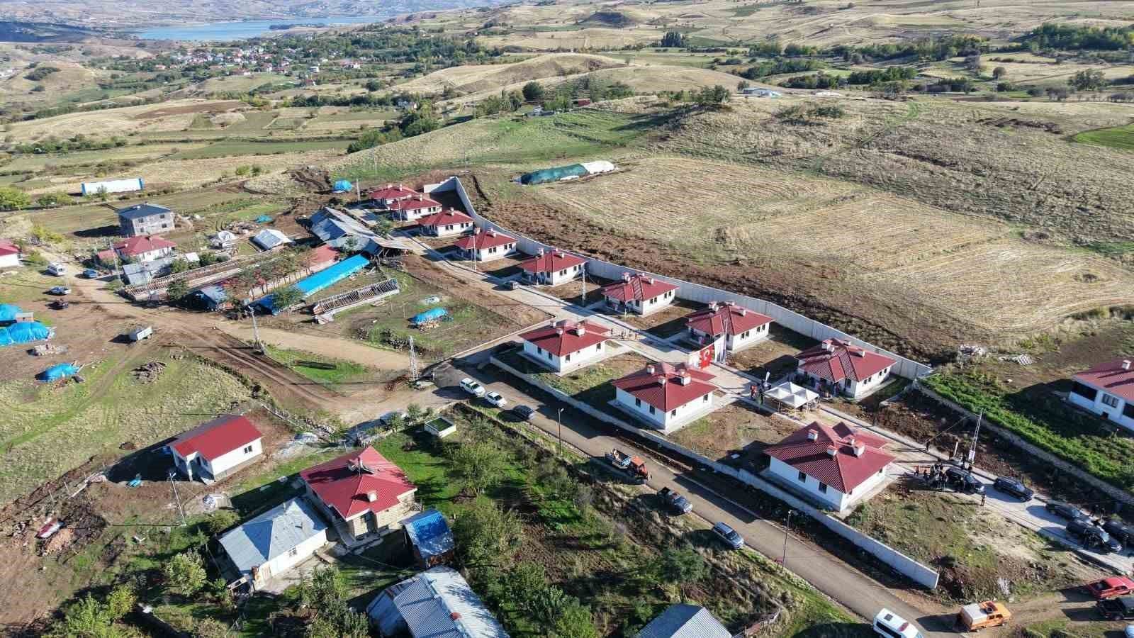 Tunceli'de 11 kırsal konutun anahtarı teslim edildi