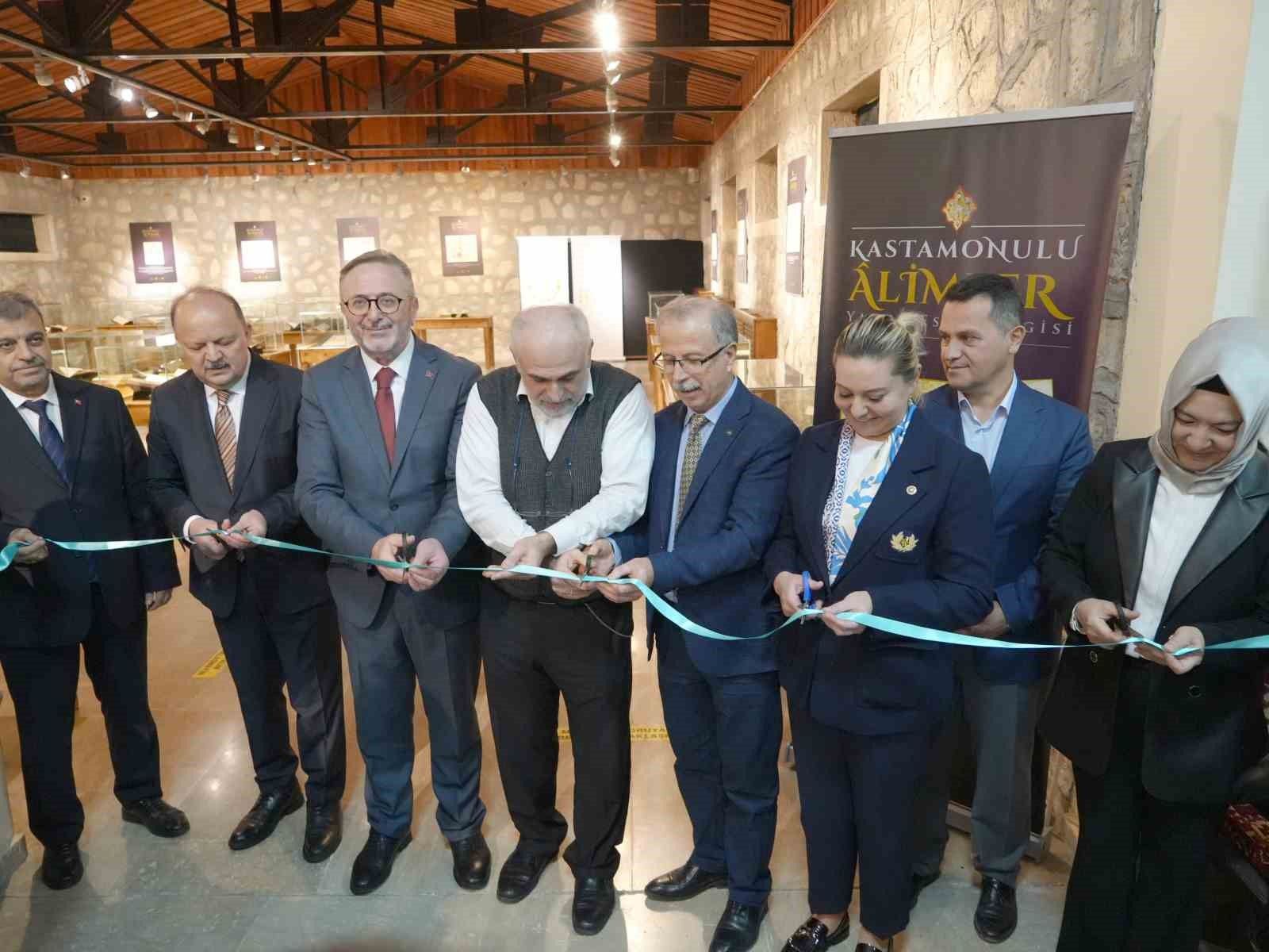 Türkiye'nin dört bir yanından toplandı: 55 yazma eser aynı sergide buluştu
