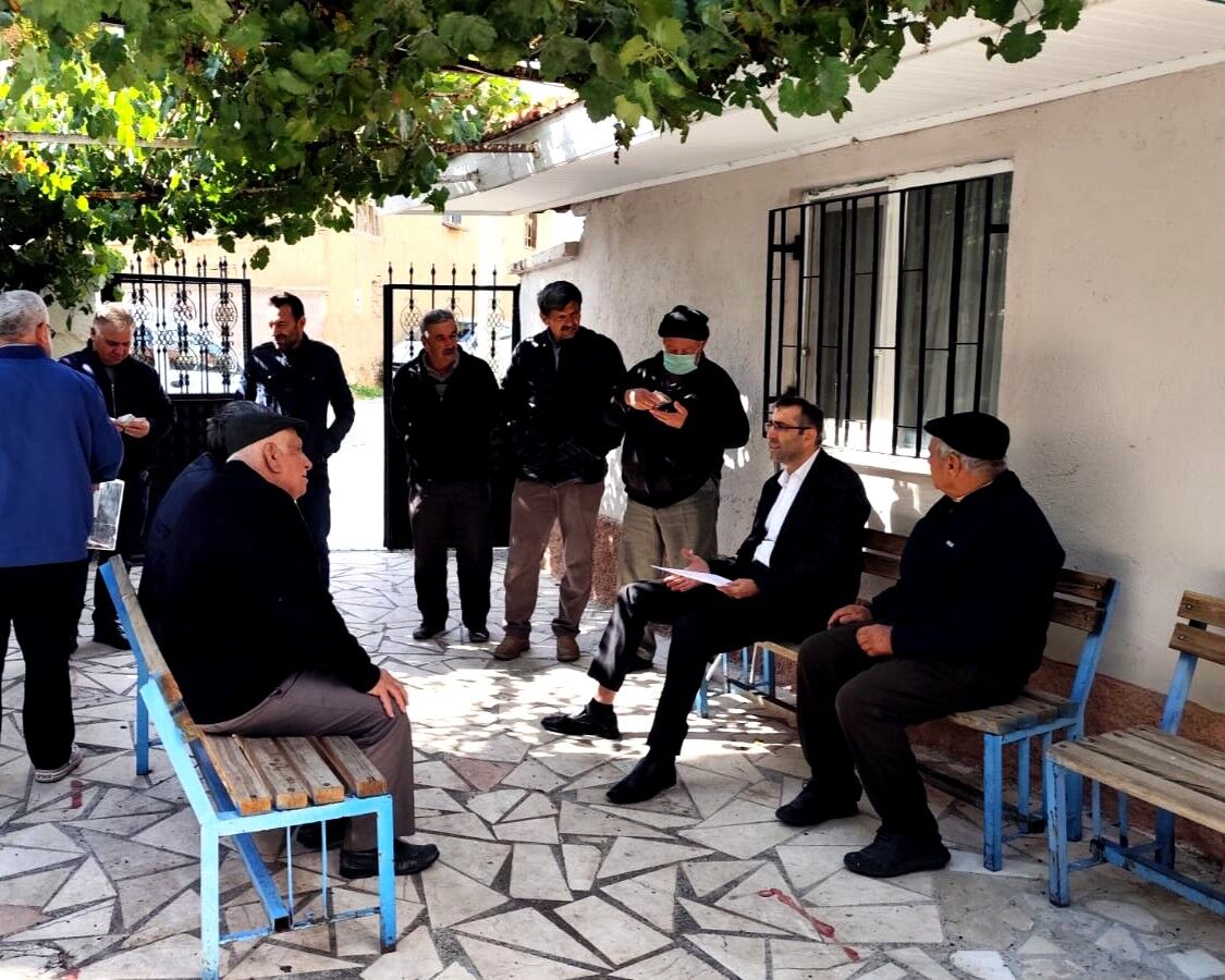 Uşak'ta üreticilerle saha buluşmaları sürüyor