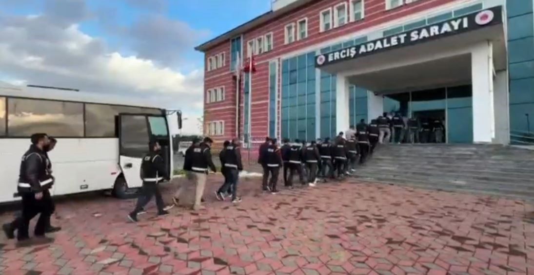 Van'da 37 adrese operasyon: 28 gözaltı