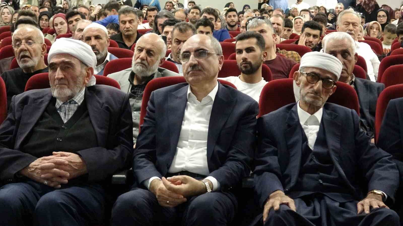 Van'da 'İlme ve Ulemaya Vefa' programı düzenlendi