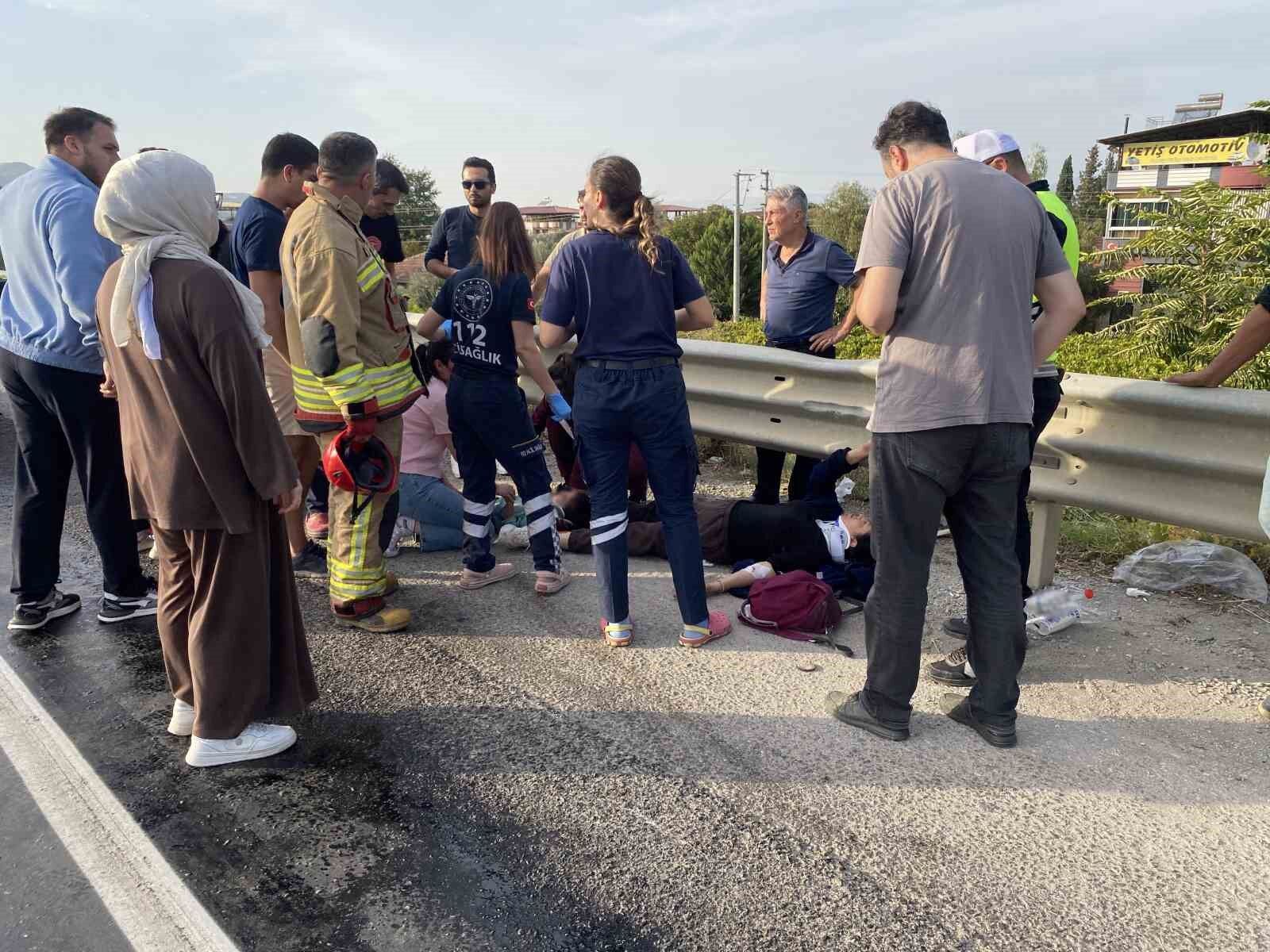 Yola dökülen mazot iki ayrı kazaya neden oldu: 5 yaralı